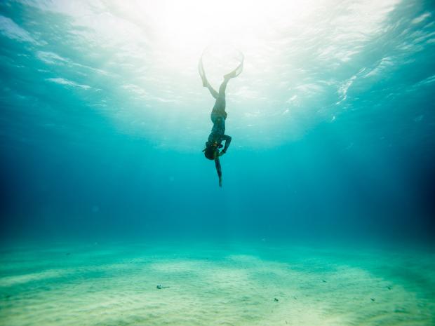 Freediver descending