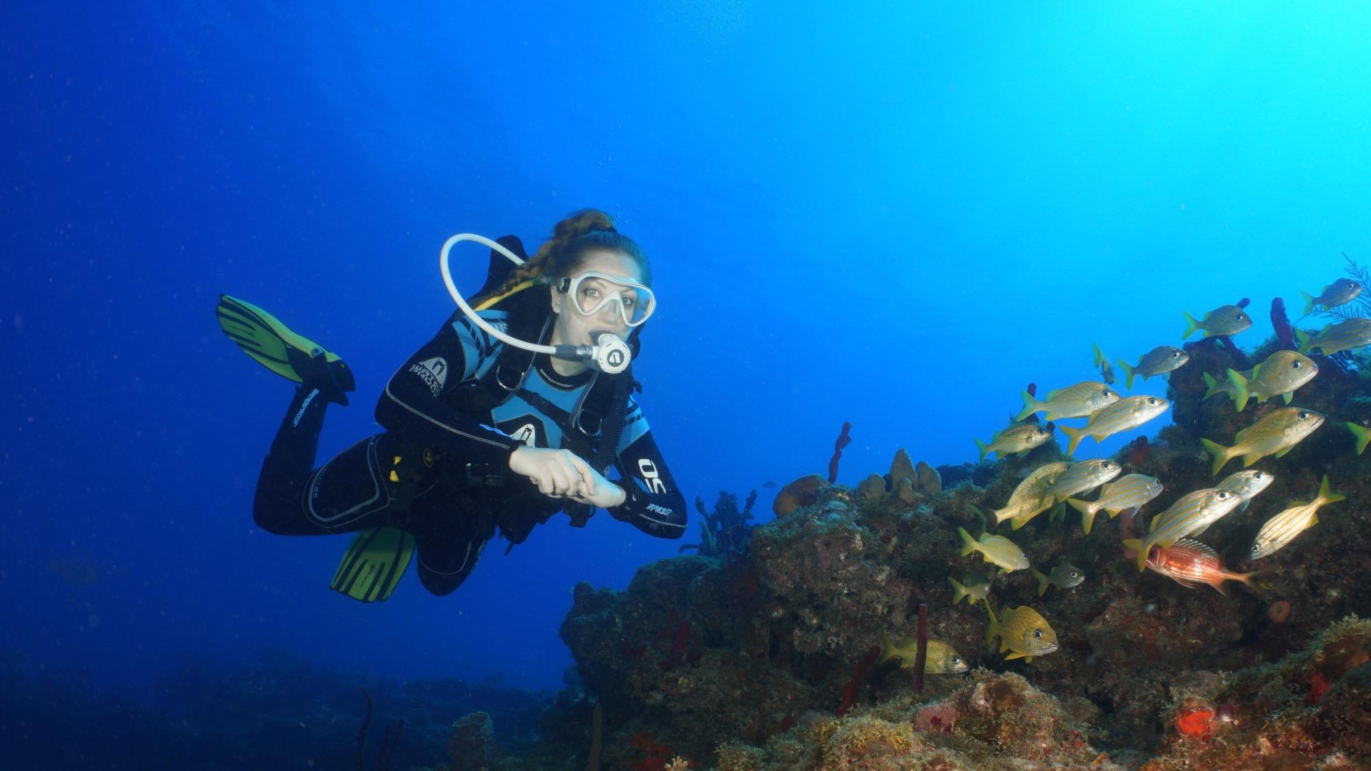 Olivia Gaiser scuba diving 